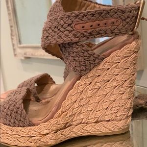 Stuart Weitzman size 7 wedges